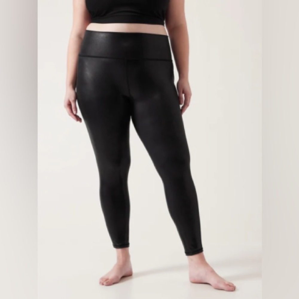 Athleta Black Salutaion Stash Shine Tight Leggings Size Medium
